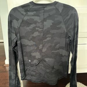 Camo Lululemon long sleeve open back shirt size 4